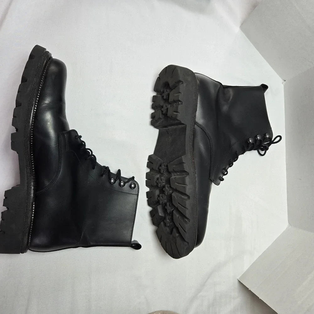Bruno Magli Malibu Black Leather Boots Mens 10.5 Combat Quiet Luxury Lug Sole